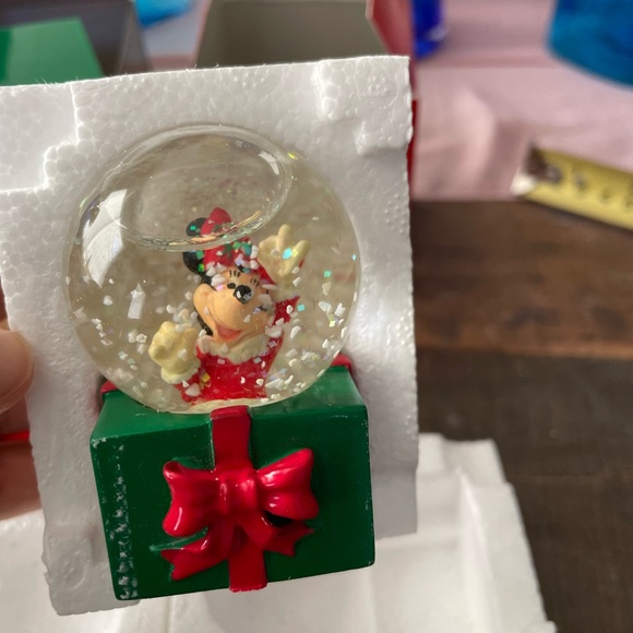 Two Disney Mickey Mouse snow globes - Picture 7 of 9